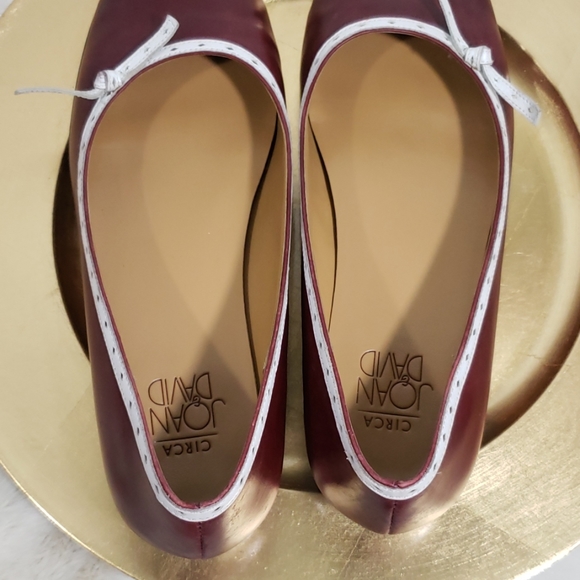 8m cranberry white trimmed slip on shoes - Picture 6 of 7